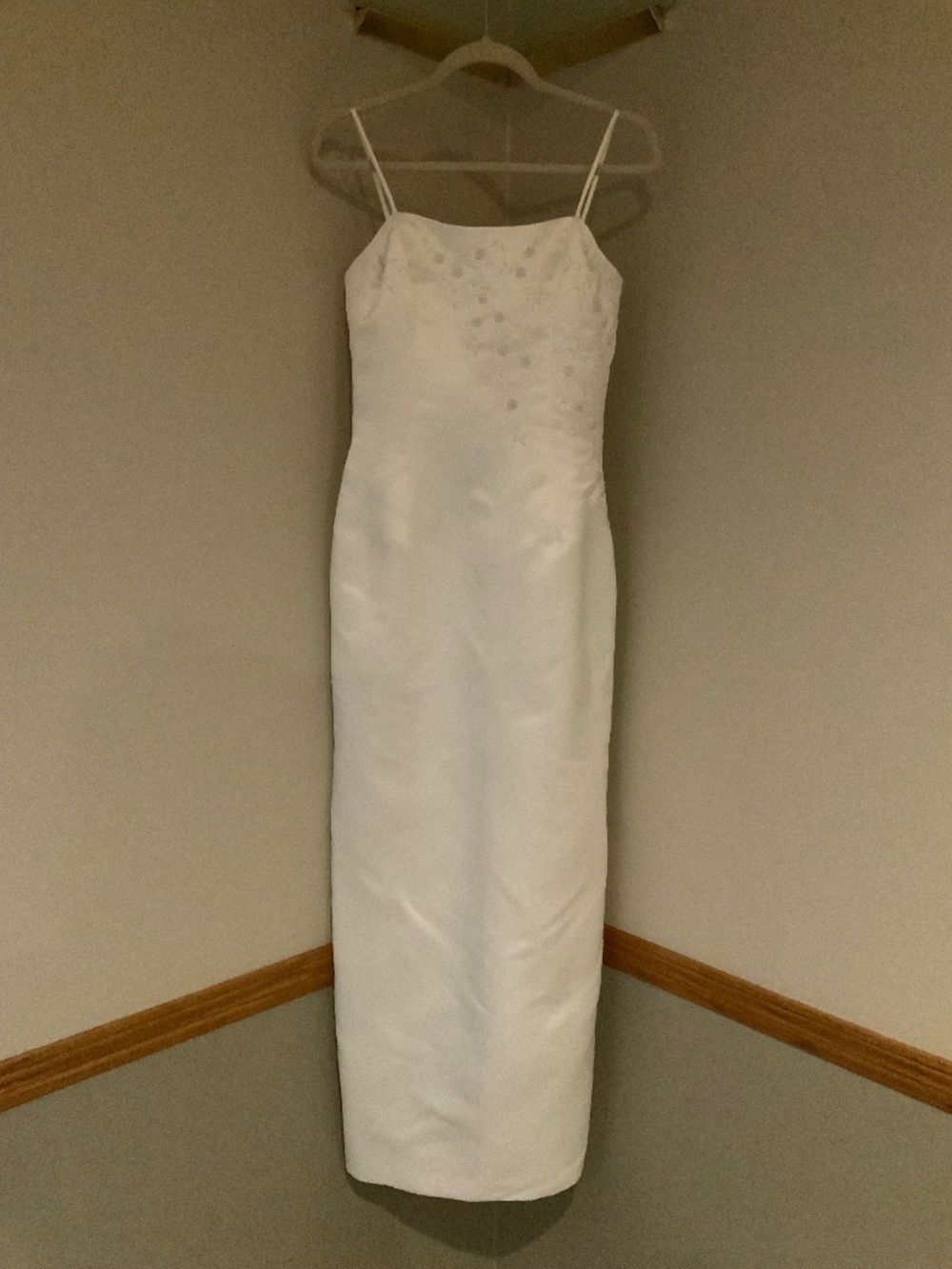Paloma Blanca White 6  Wedding Dress known for their sumptuous fabrics Bridal